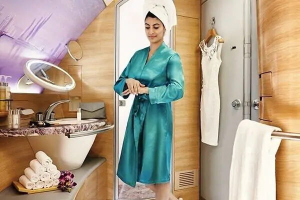 emirates shower 2