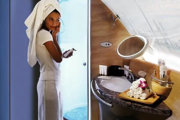 emirates shower 5